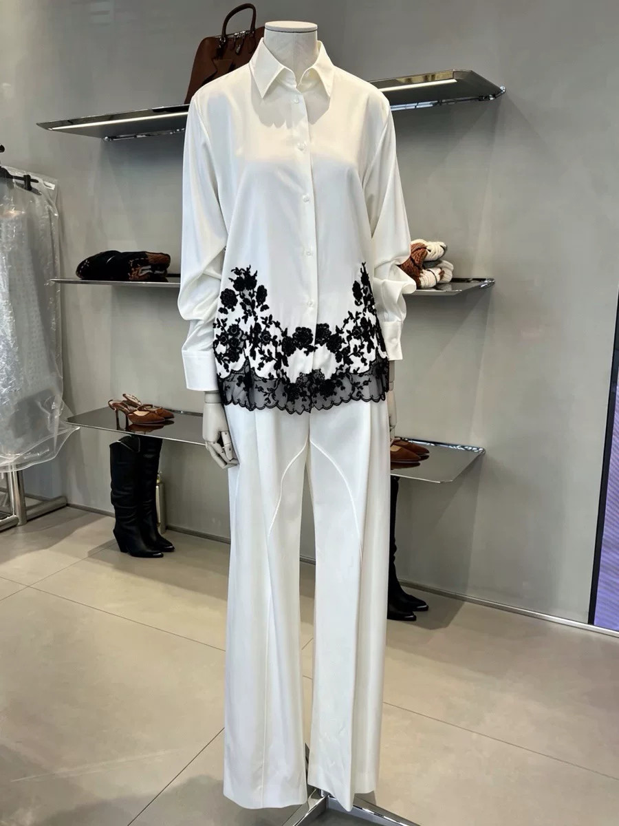 高品質なシルクサテンを使用した、女性用ブラウスとシャツ。ファ - Silk Blouse のレビューと価格