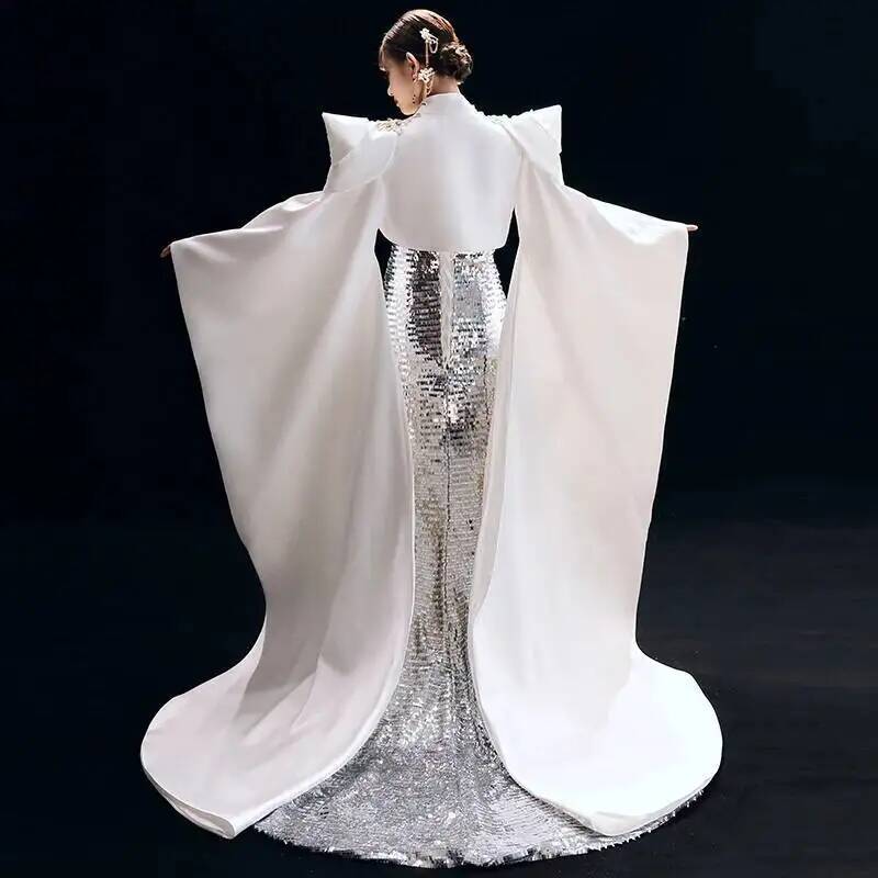 エレガントな中国風のイブニングドレス。女性用、刺繍入りケープ - Formal Dress のレビューと価格